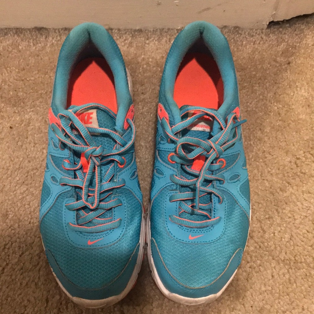 Nike revolution 2 shoes